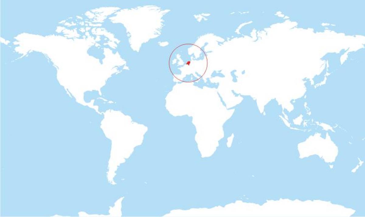 هولندا في خريطة العالم